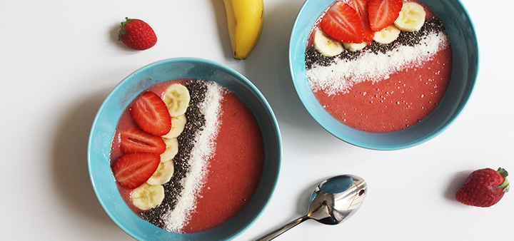 smoothie bowl aux fruits rouges